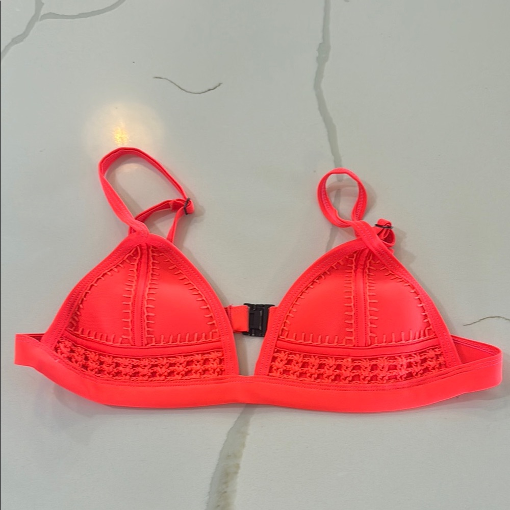 TRIANGL Size Small Swim Top